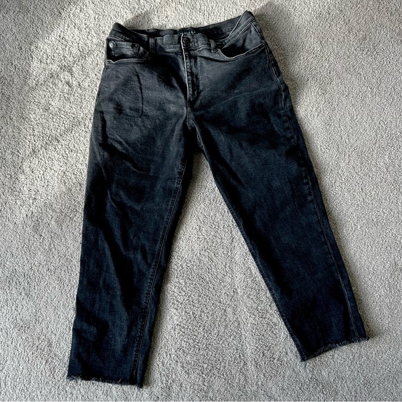 Faded Black Aeropostale High-Rise Curvy Mom Jeans 14R, Raw Hem, Petite cut - Picture 2 of 7